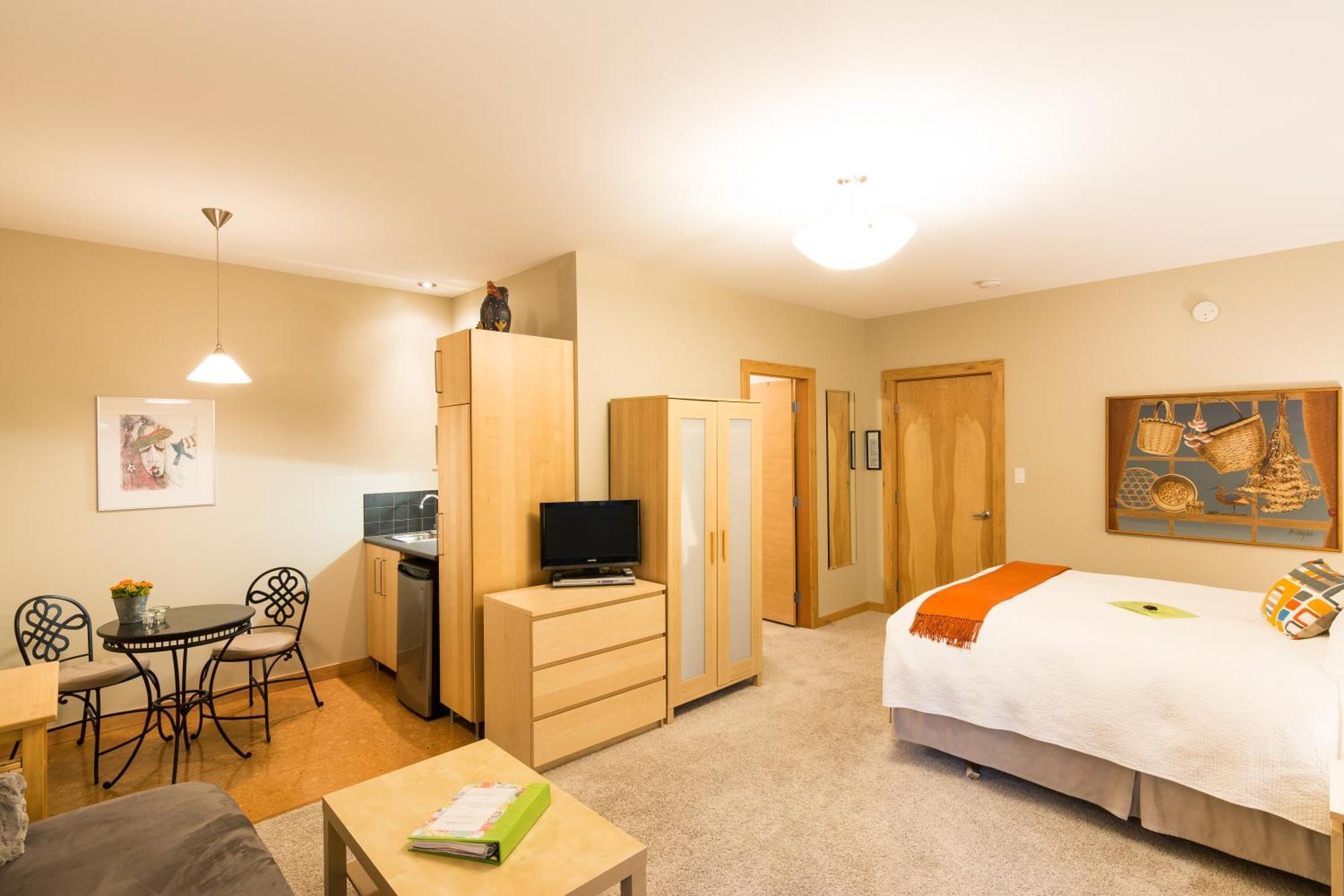 Cormier'S Studio Guest Suites Penticton Dış mekan fotoğraf