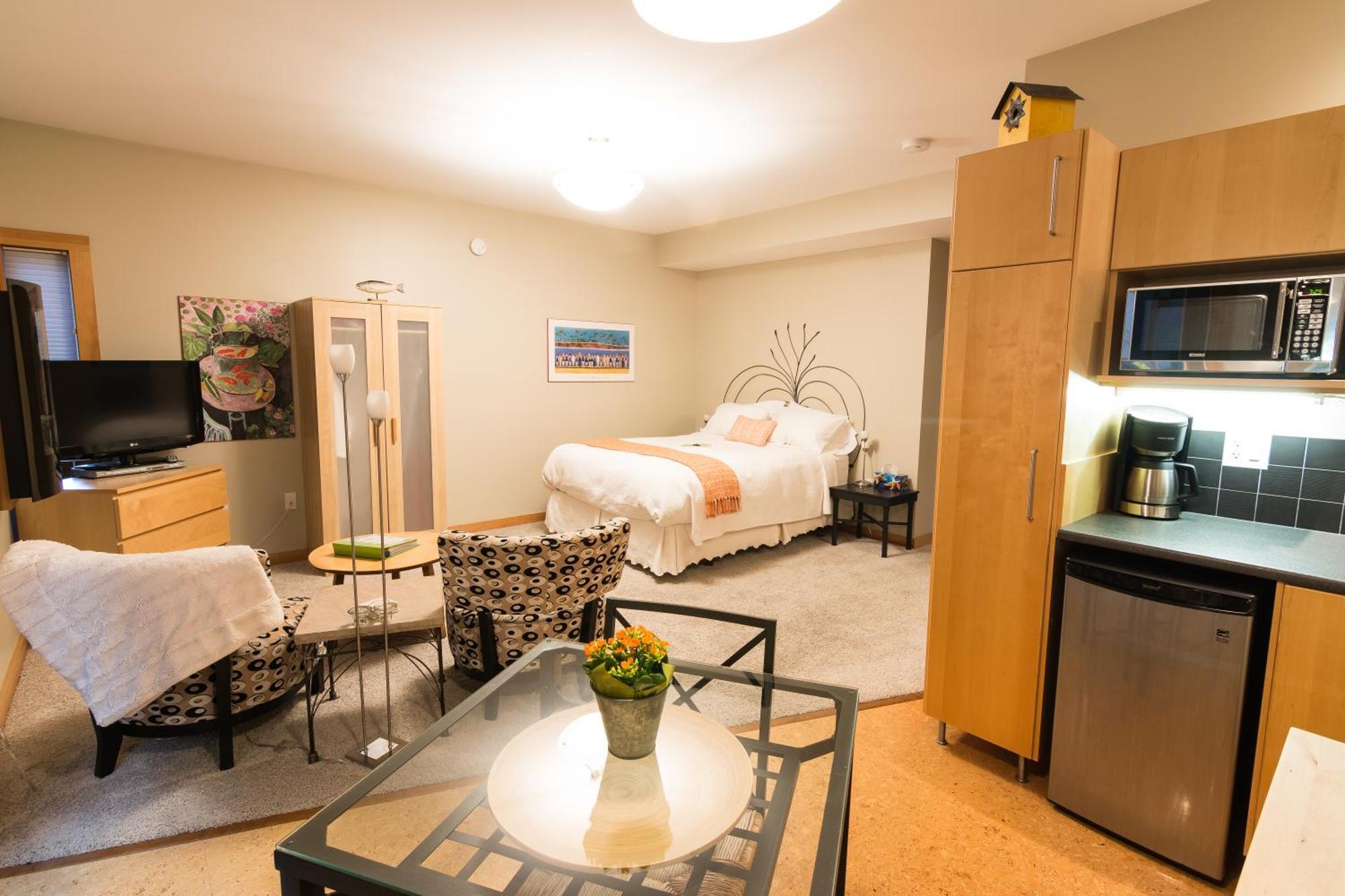 Cormier'S Studio Guest Suites Penticton Dış mekan fotoğraf