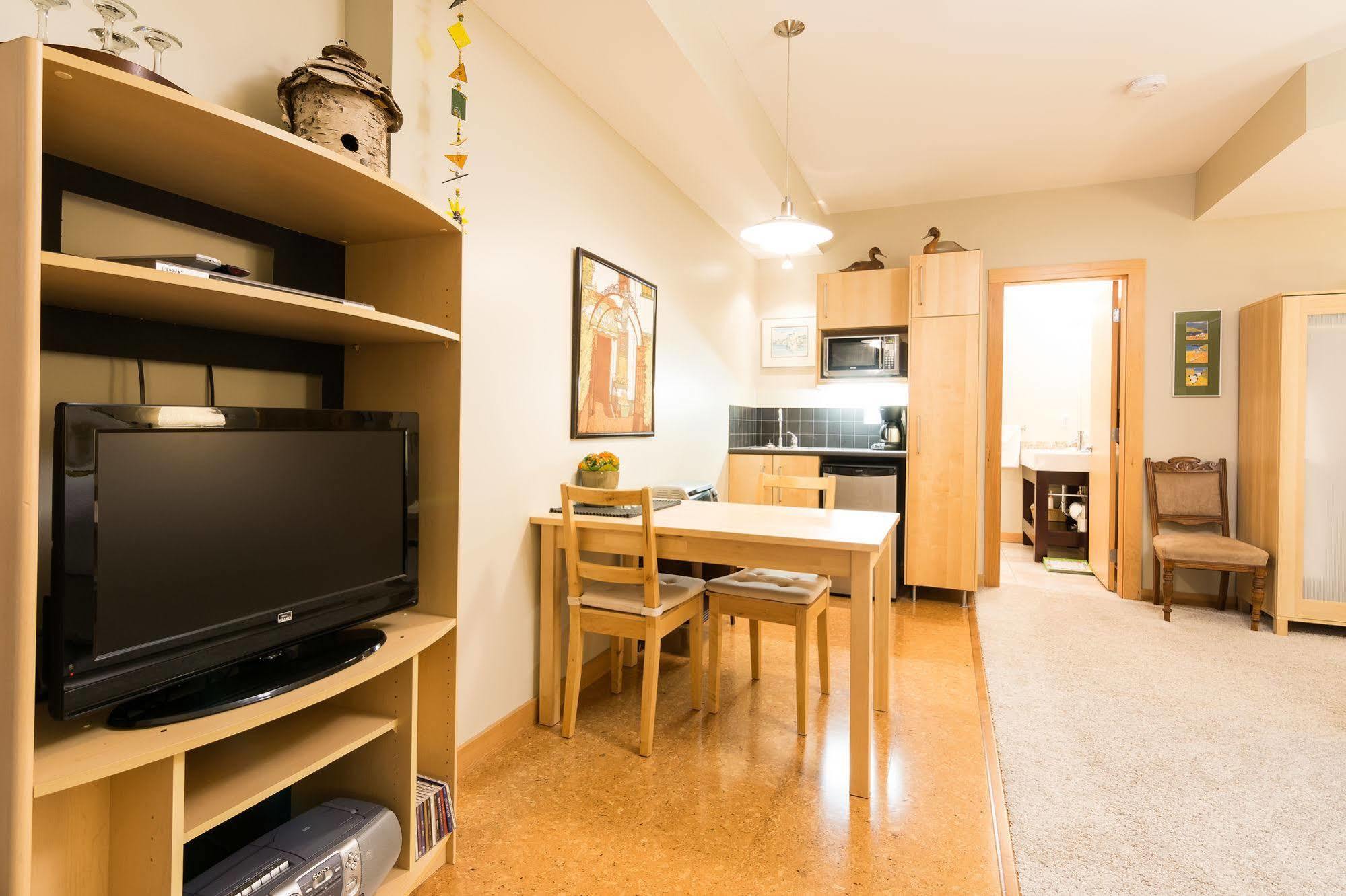 Cormier'S Studio Guest Suites Penticton Dış mekan fotoğraf
