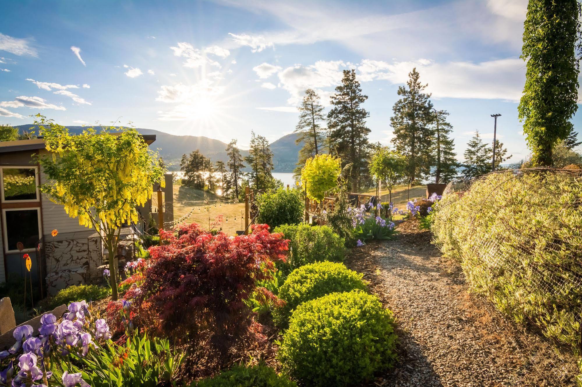 Cormier'S Studio Guest Suites Penticton Dış mekan fotoğraf